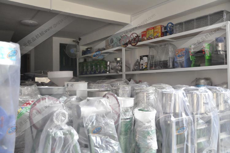 贛云食品機(jī)械廠倉庫一角