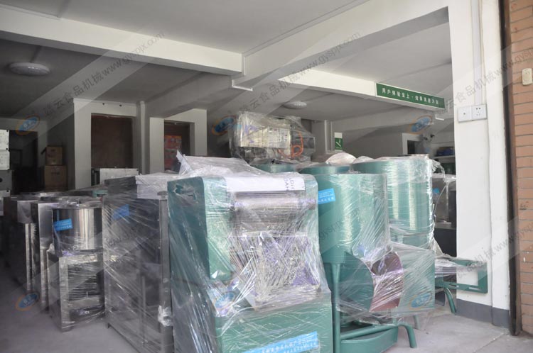 贛云食品機(jī)械廠倉庫一角