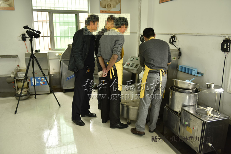 江蘇鹽城客戶觀看整個(gè)加工流程